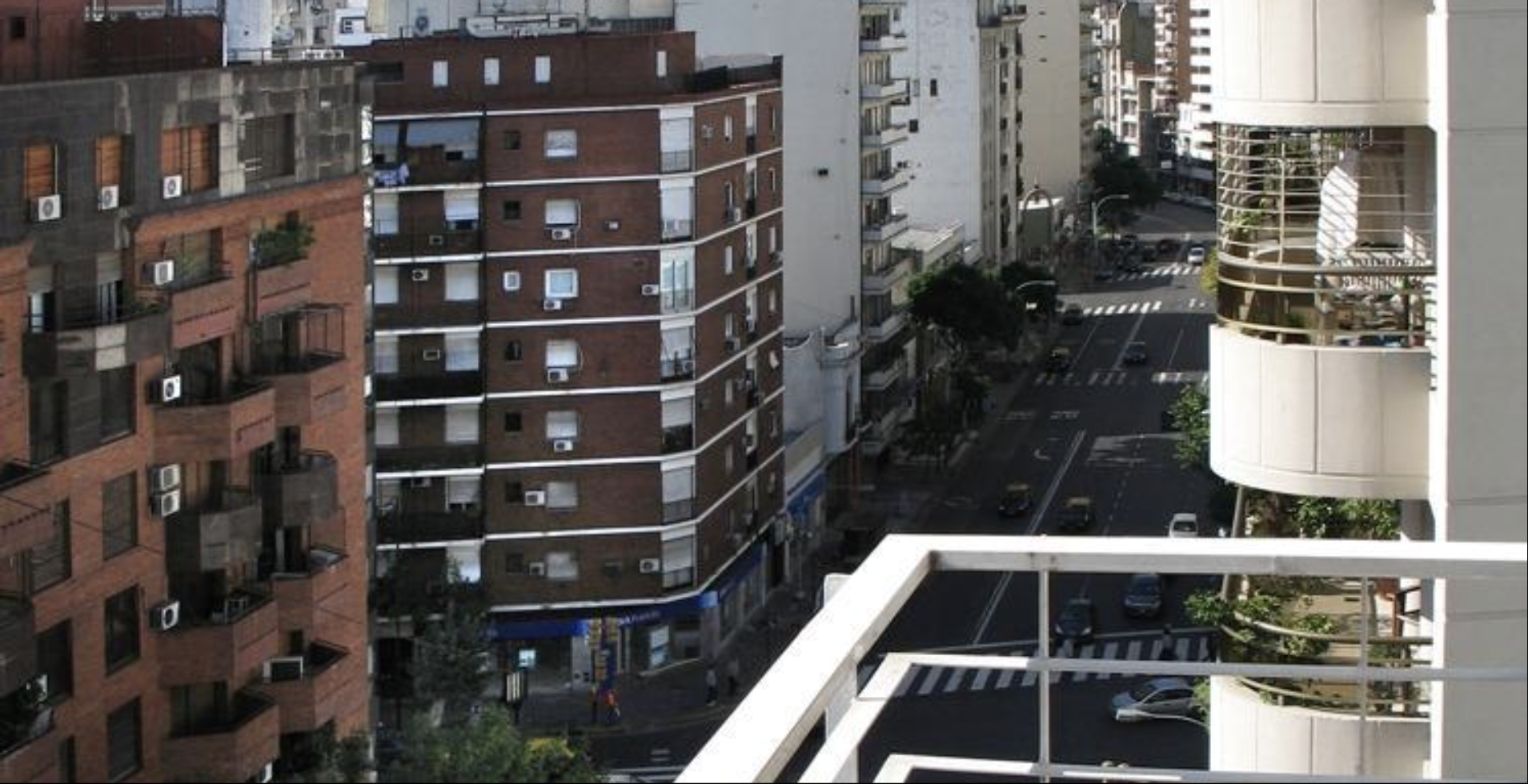 Vista del barrio desde un balcón sobre Av. Córdoba